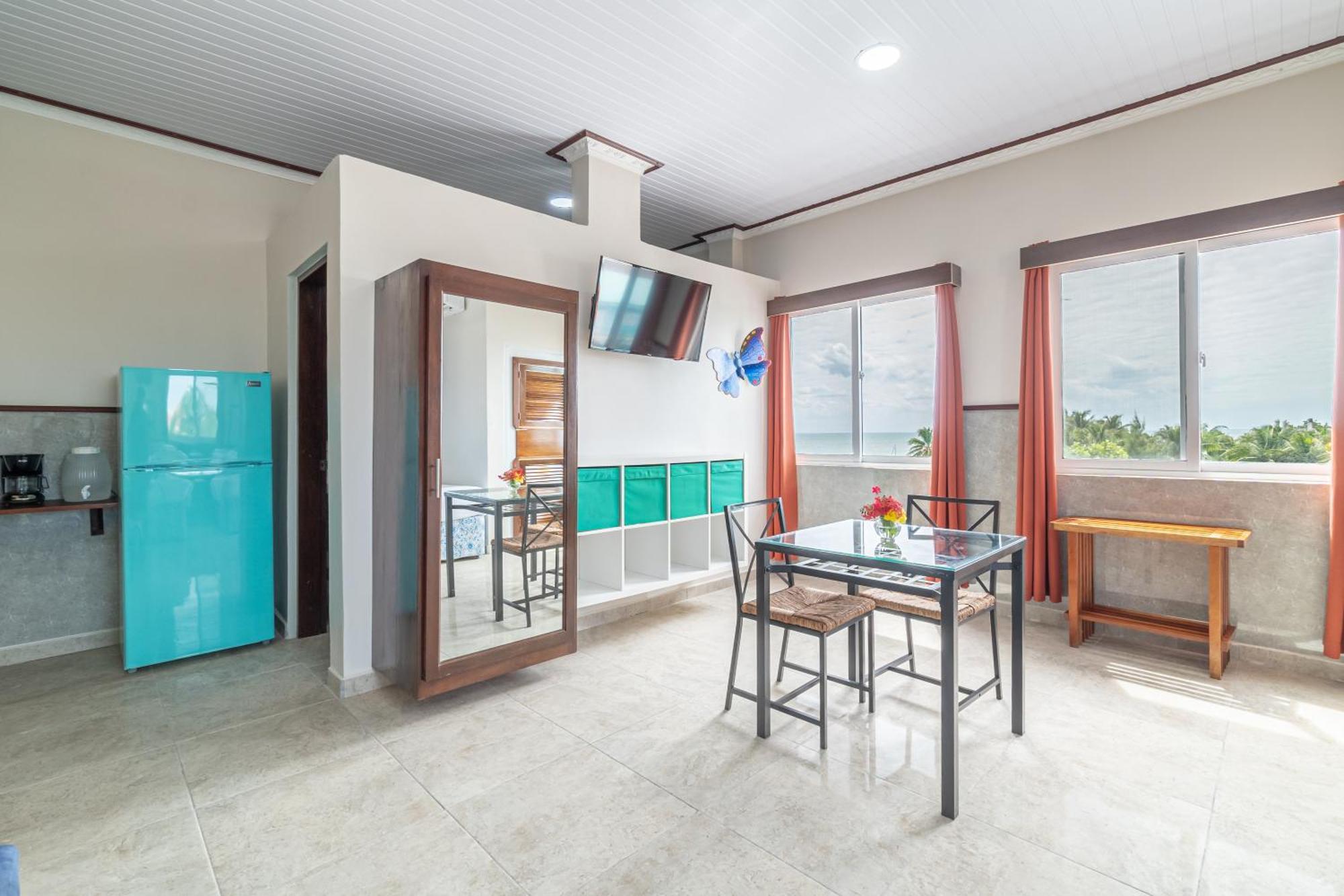 Island Magic Beach Resort キー・カーカー エクステリア 写真